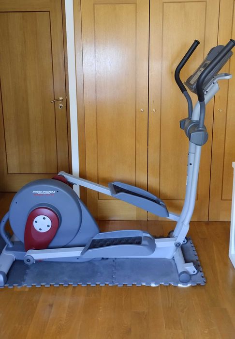 Bicicleta Elíptica DOBRÁVEL.  -  PRO-FORM 895 ZLE