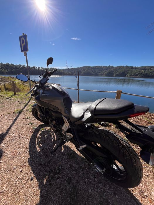 Yamaha MT-07 toda original (irrepreensível)