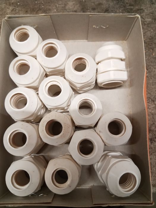 Bucins para caixas derivação