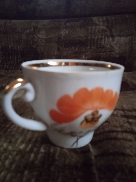 Продам чайник,чашку.