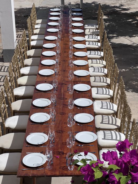 Aluguer mesas cadeiras chapéus de sol outros