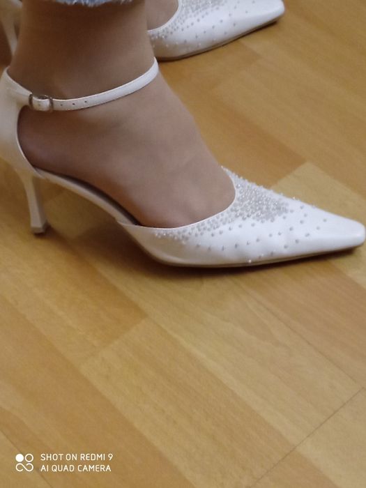 Туфли свадебные с бисером, Италия. Размер 37