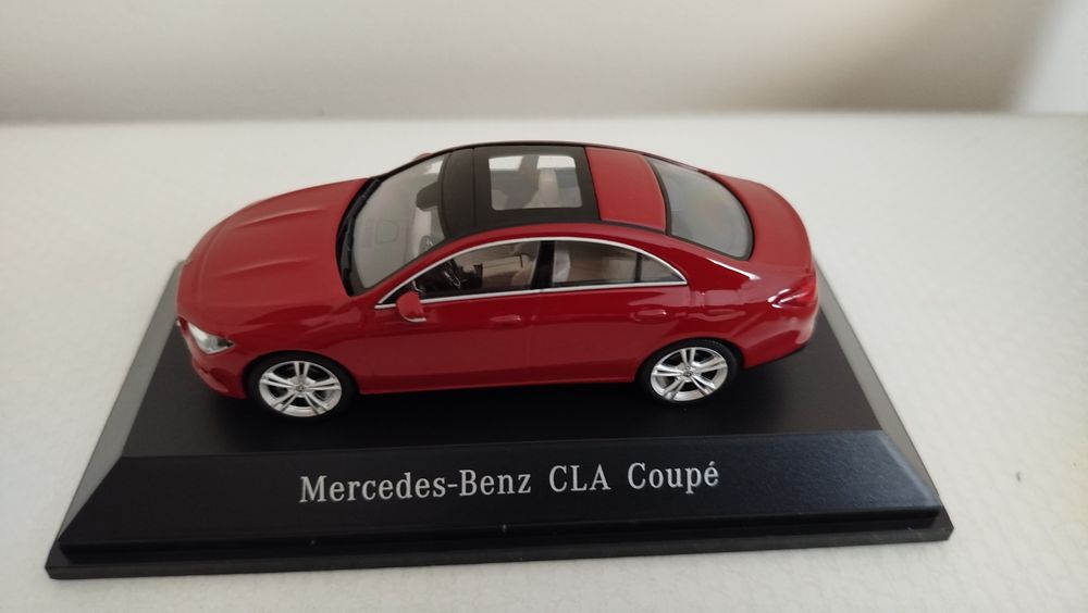Miniatura Mercedes CLA Coupé 1/43 Nova