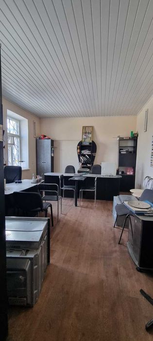 Продається комерційне приміщення.