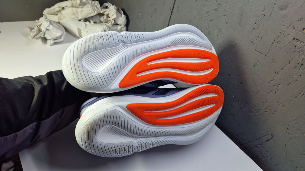 Adidas Supernova Ease розмір 45 1/3