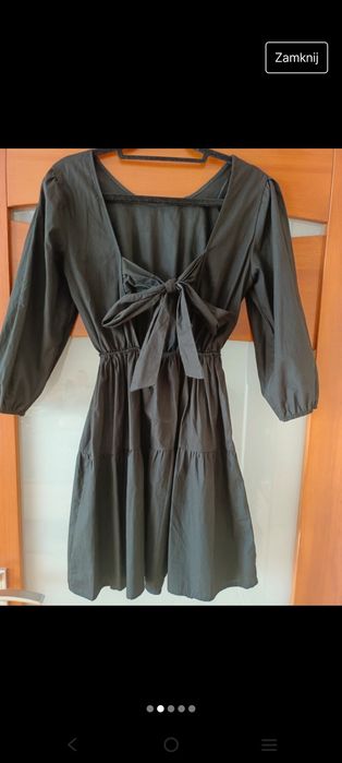 Czarna sukienka mini z ciekawym tyłem. 100% bawełna.