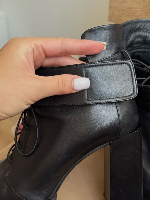 Осінні черевики від ESTRO