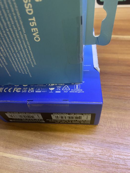 Зовнішній SSD накопичувач 2Тб Samsung T5 EVO/5ТБ SEAGATE