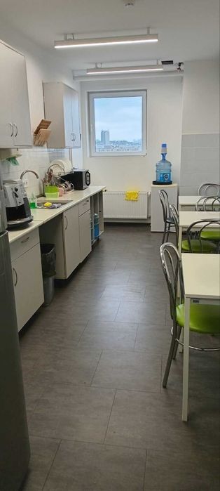 Оренда офісу 400 кв.м., 7 хв. від ст. Метро " Почайна", є укриття.