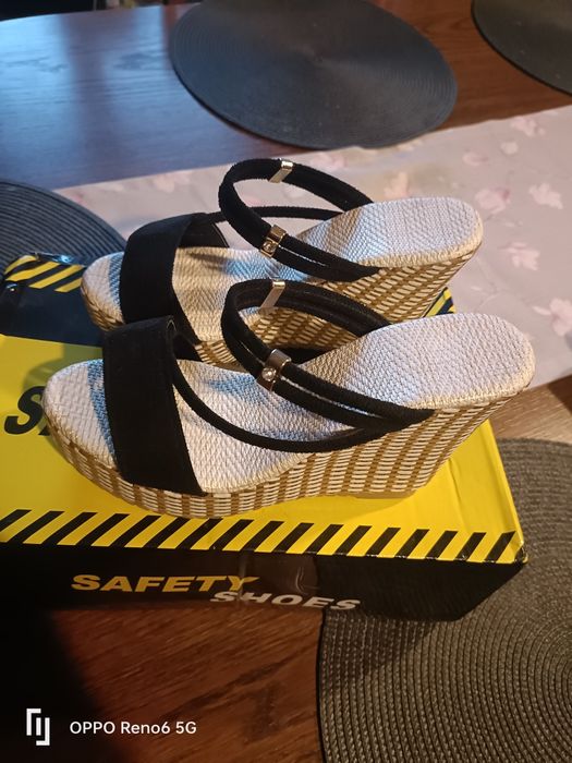 Damskie sandały na koturnie rozmiar 37