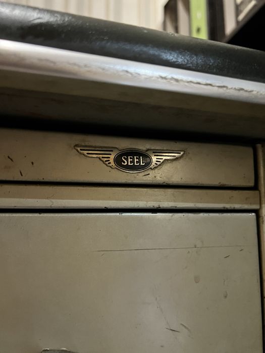 Secretária antiga em aço – industrial Mid Century | SEEL (anos 50)