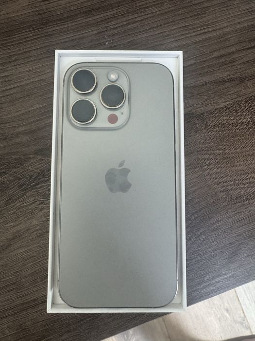 Продам айфон 16 про