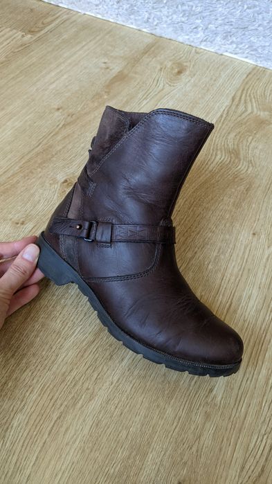Teva демісезонні чоботи