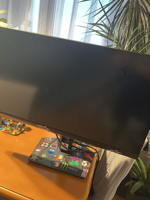 Monitor dla graczy MSI MAG274R2 27”