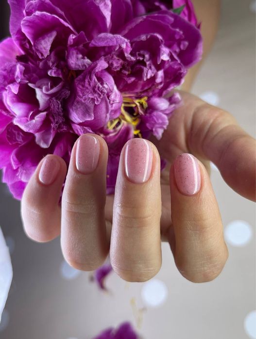 Шукаю моделей на манікюр для відпрацювання та наповнення портфоліо.