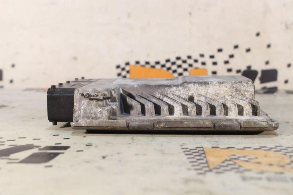 Centralina motor / ECU VOLKSWAGEN Passat (3C2)