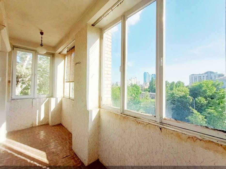 Продам 3-кімн квартиру 56м Печерськ Іоанна Павла ІІ, 19 Сталінка Лифт