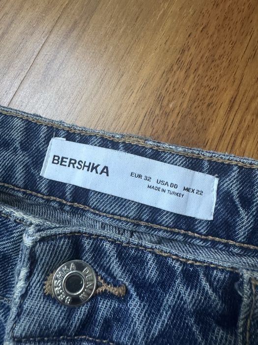 Flared jeansy dzwony niebieskie Bershka 32