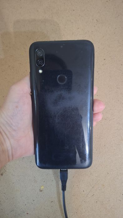 Продам смартфон redmi