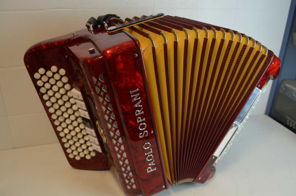 Acordeao Paolo Soprani Especial 3 voz. N 411