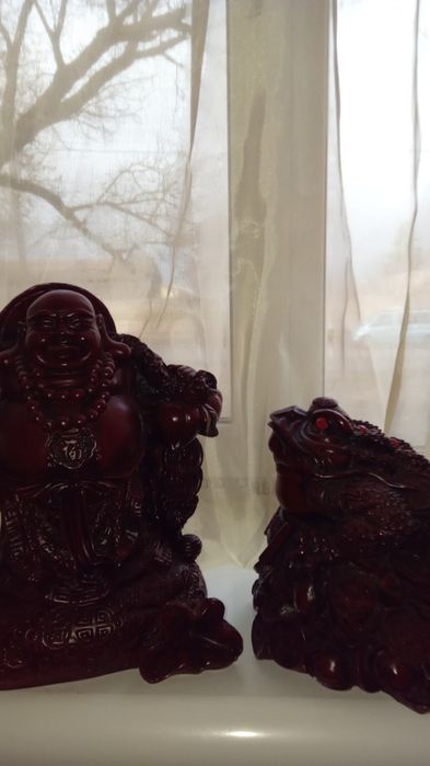 Продам большие статуэтки Будда и денежная жаба
