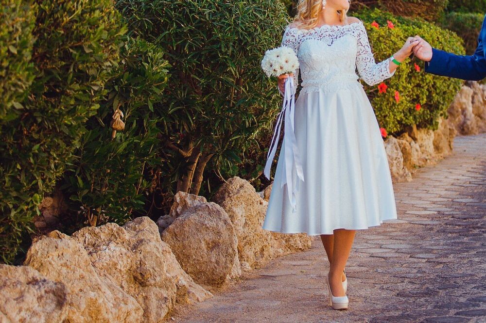 Платье свадебное, коктейльное, для выпуснова