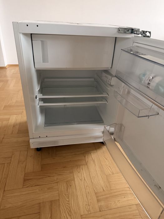 Lodówka podblatowa  do zabudowy Electrolux LFB3AF82R