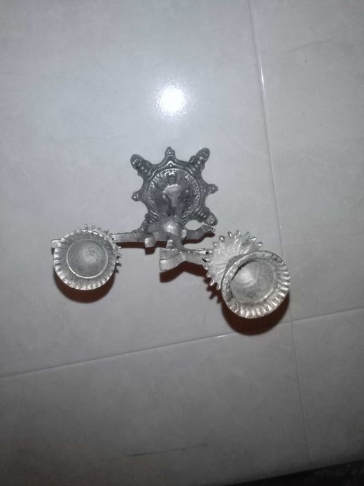 castiçal de dois braços antigo e abajour de candeeiros