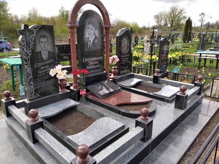 Памятники Ружин  .Вироби з граніту. Пам'ятники, стільниці, підвіконня