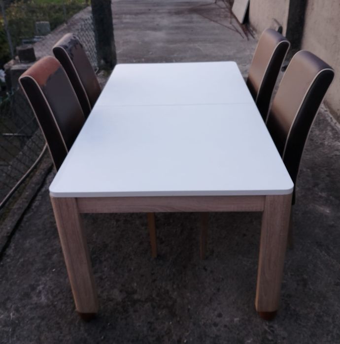 Mesa de jantar + 4 cadeiras