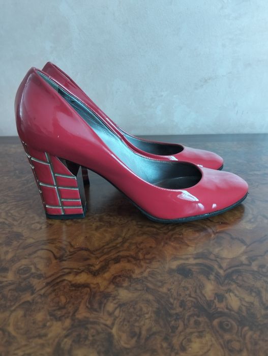 Туфлі Італія , лаковані в дуже гарному стані