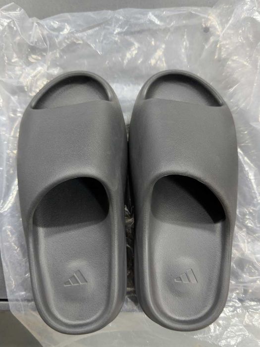 Yeezy_Slide_onyx_Czarny 43