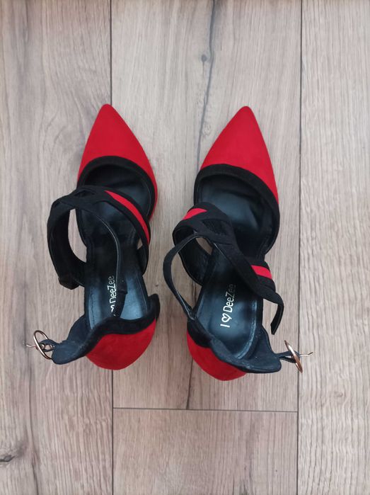 Buty na szpilce DeeZee