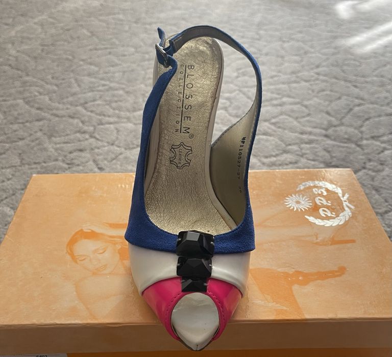 Женские туфли, босоножки.