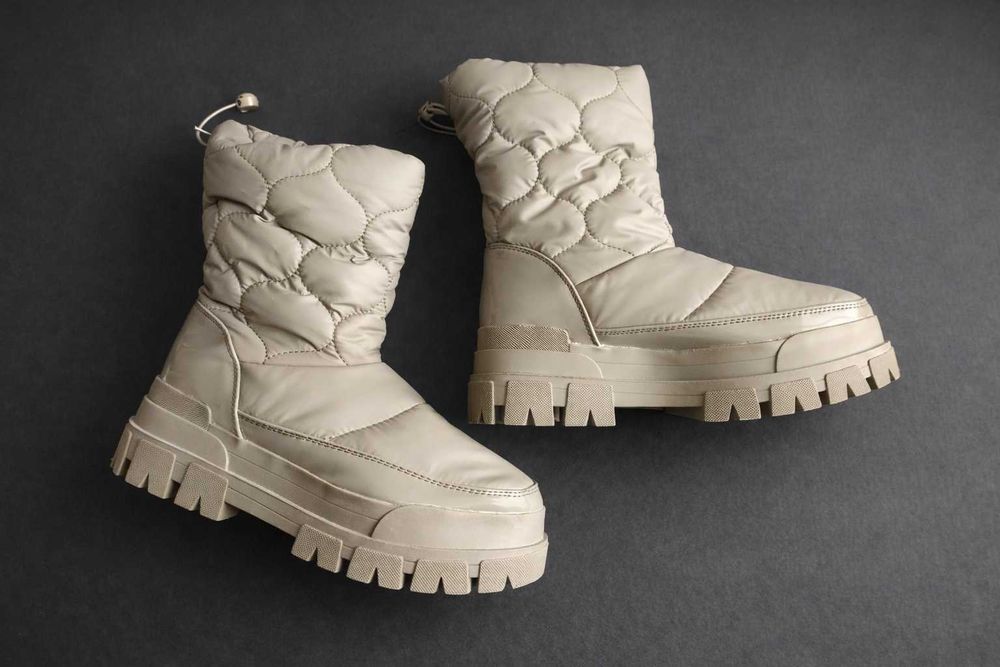 Жіночі зимові чоботи Bershka, 40 розмір, нові