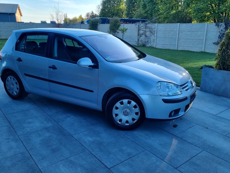 Golf 5 rok 2004- 1.6 FSI Bogata wersja