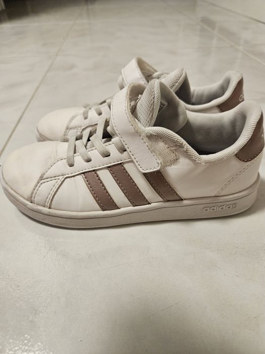Tenis Adidas tam.33