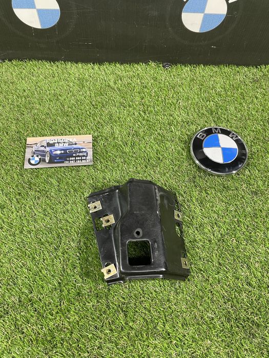 Кріпленя до бардачка до BMW E34 Код:1336