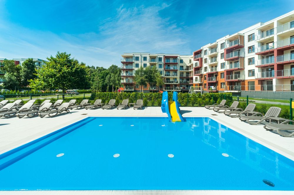 Kolobrzeg Polanki Park marzec wiosna  apartament basen sauna jacuzzi