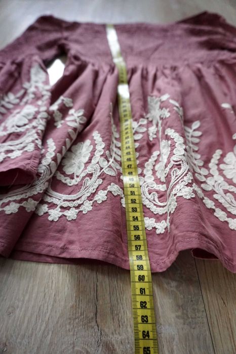 Różowa bluzka z haftem