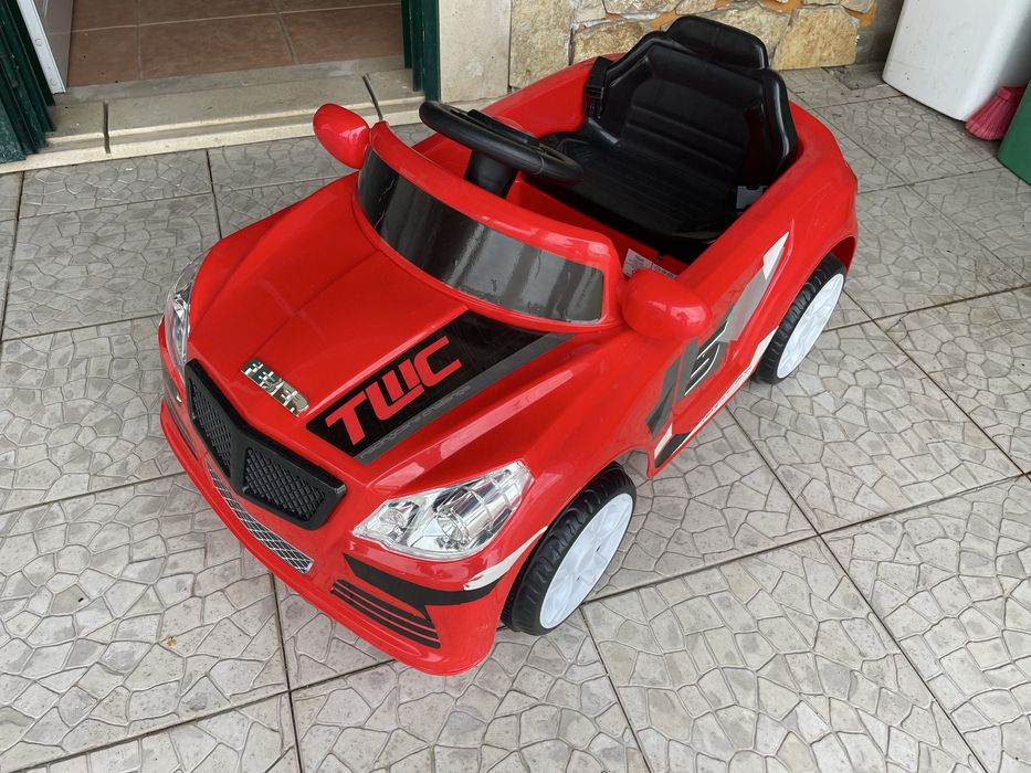 Carro a bateria FEBER 12v
