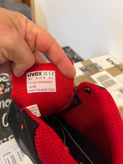 Buty robocze Uvex r43