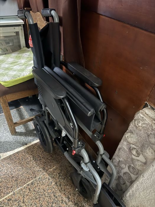 Vendo Cadeira de rodas manual