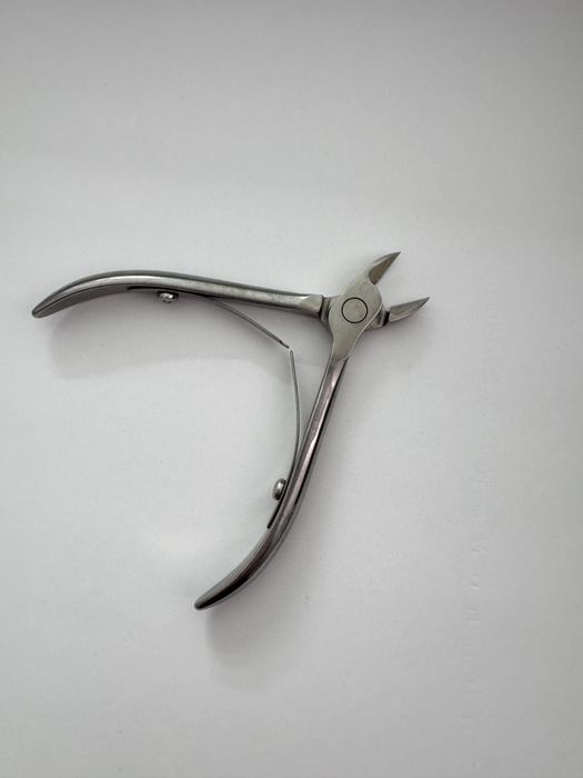 Інструменти для манікюру та педикюру