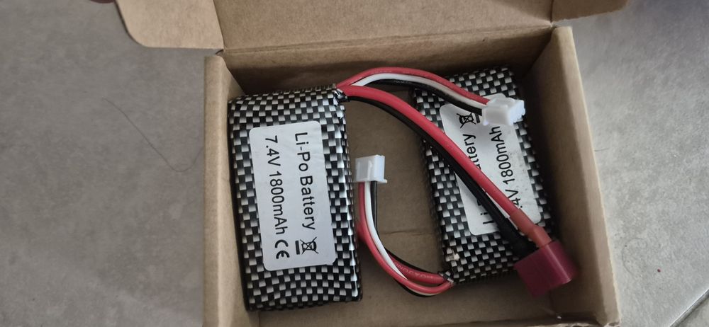 Vendo carregador/balanceador baterias + duas baterias lipo