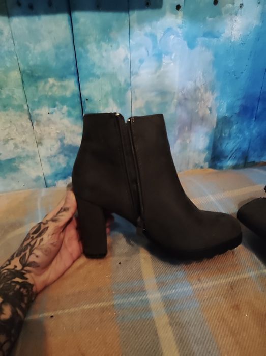 Получобітки замшеві на підборах