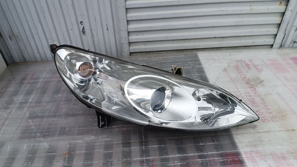 Vendo farol direito xenon de Peugeot 407 ano 2007