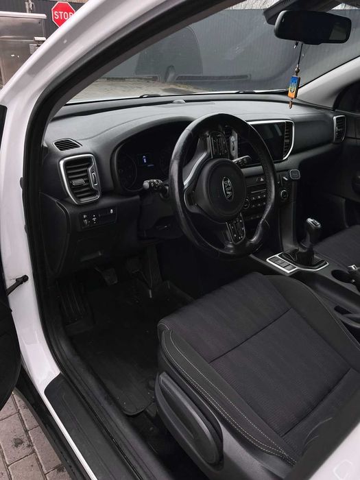 KIA SPORTAGE 2017 VIN U5YPG815AHL328383 фото оголошення 10 з 22