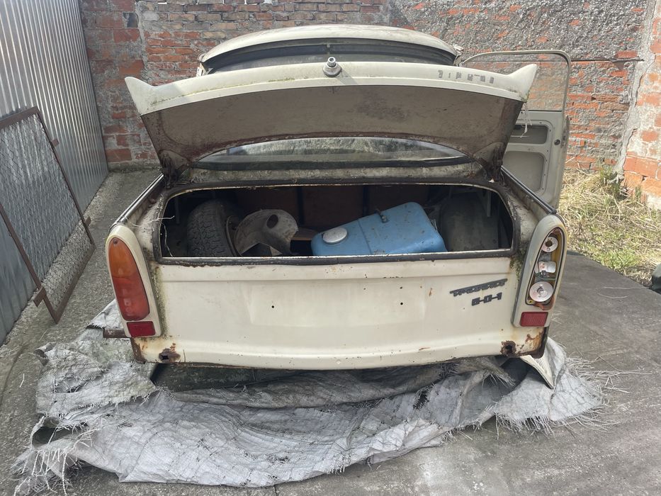 Trabant 601 bez silnika na czesci