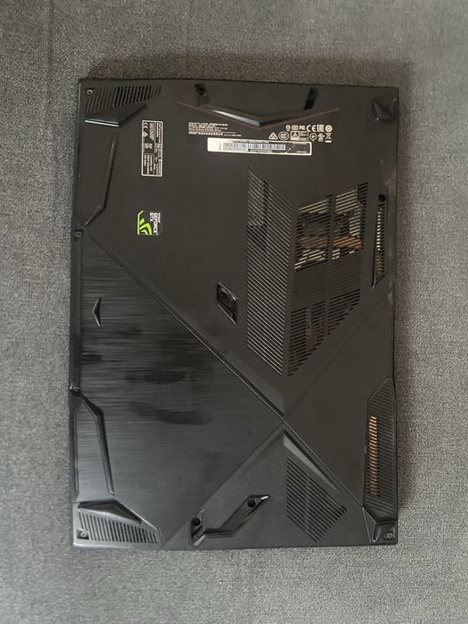 Laptop gamingowy MSI GF63 8RC